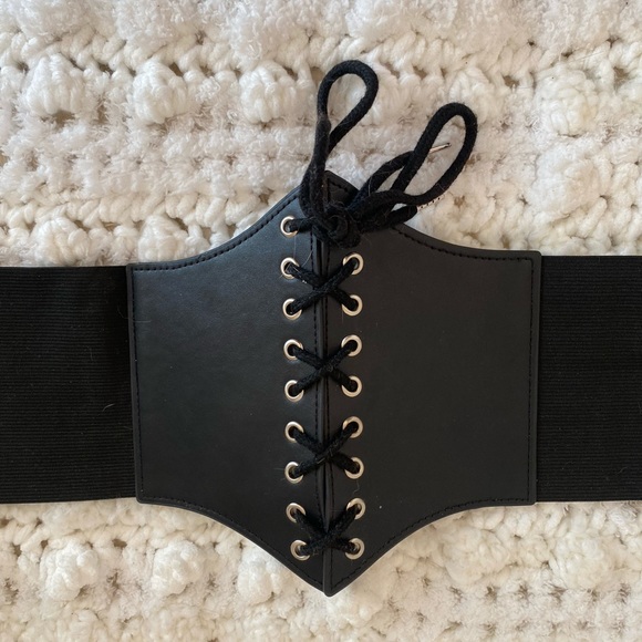 Black lace up corset belt - Picture 3 of 5